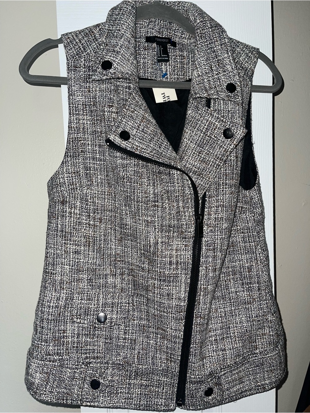 Forever 21 Black & White Textured Moto-Style Vest